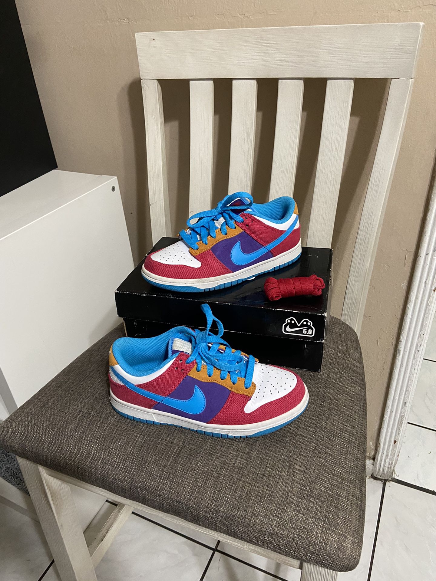 Nike Dunk Low - Size 6.5 / *** PRICE IS NEGOTIABLE ***