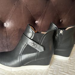 L.Palo Wedge Sneakers 