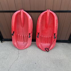 Used snow kid’s sleds 🛷 play