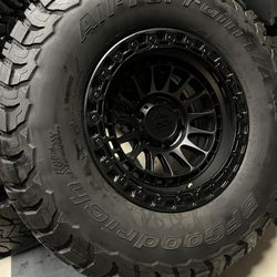 Vendo Set De Llantas Rines 17x9 De Ancho De 6-139.7 Luis 315/70/R17 Bfgoodrich 📲‼️🚘