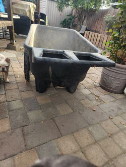 Cart/Wheelbarrow/Yardwork/Landscaping