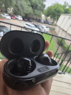 🎧🔥 BRAND NEW Samsung Galaxy Buds (Black) with Charging Case – Perfect Condition🔥$59.99 ONLY