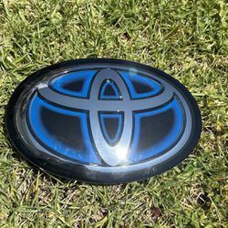 Toyota Mirai Emblem