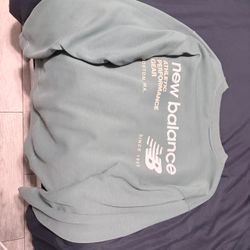 New Balance Athletic Performance Crewneck Sweatshirt