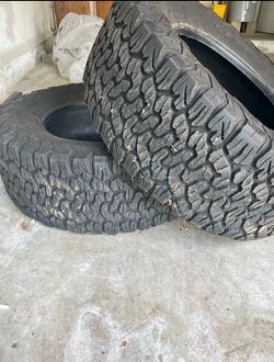 BF Goodrich 2 tires LT325/60R20 All Terrain $300