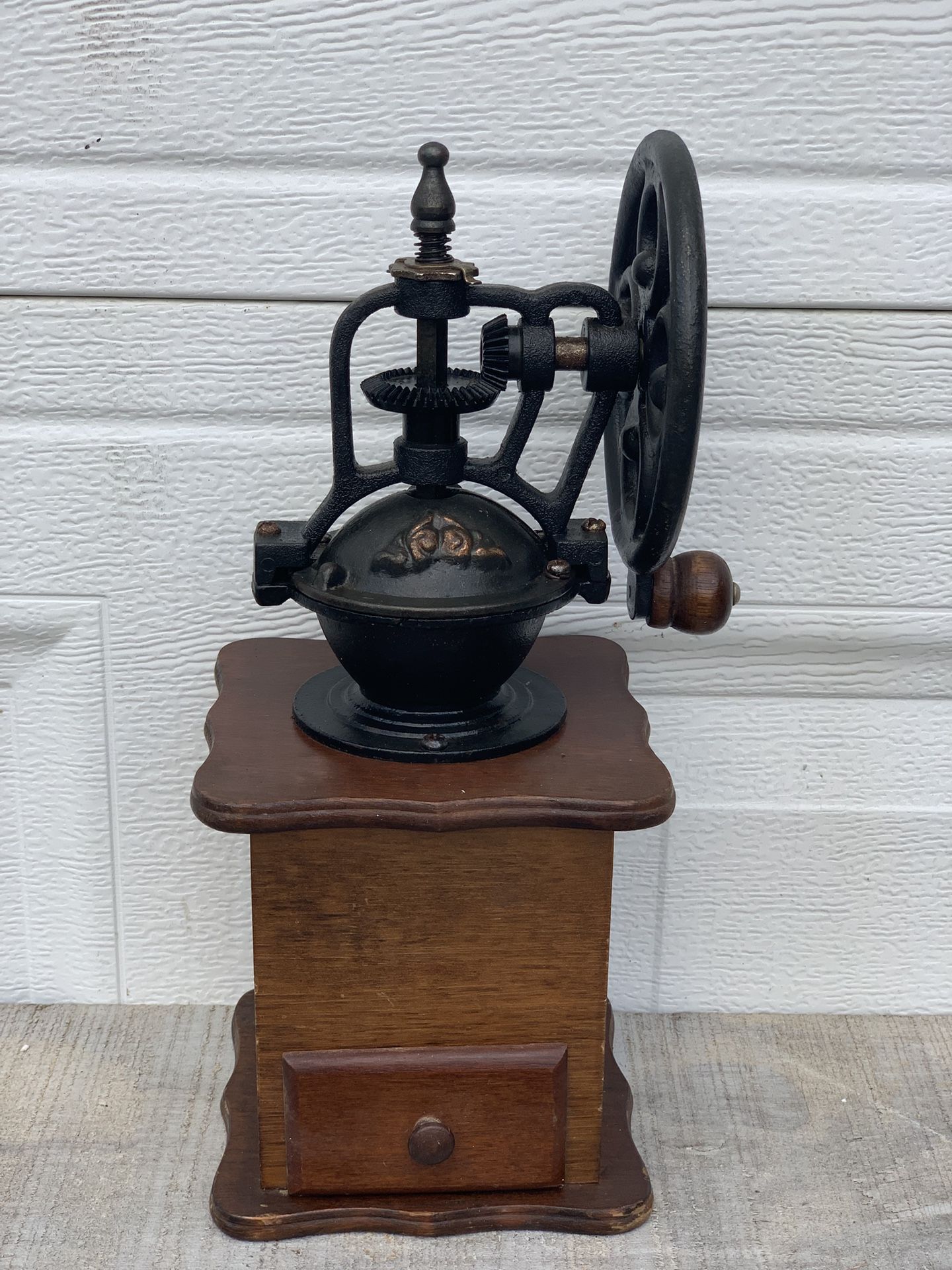 Antique Manual Coffee Grinder Cast Iron Hand Crank/wheel Wooden Base W/Drawer