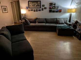 Comfy Big Brown Living Room aet