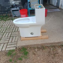  Toilet 1-piece Dual Flush Swiss Madison 