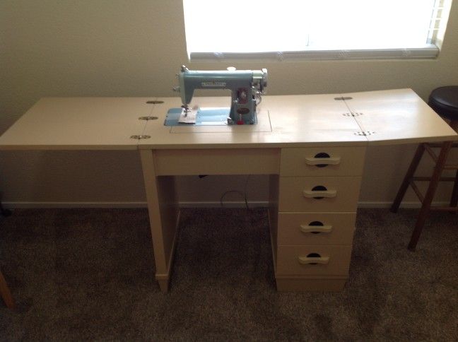 VINTAGE  " UNIVERSAL" SEWING  MACHINE AND DESK