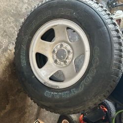 Tire.!!! P235/75R15  New Never Used.!!!