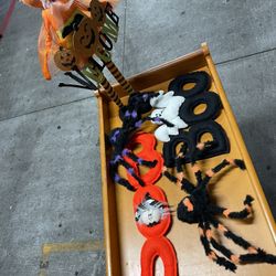 4 Halloween decor Items 