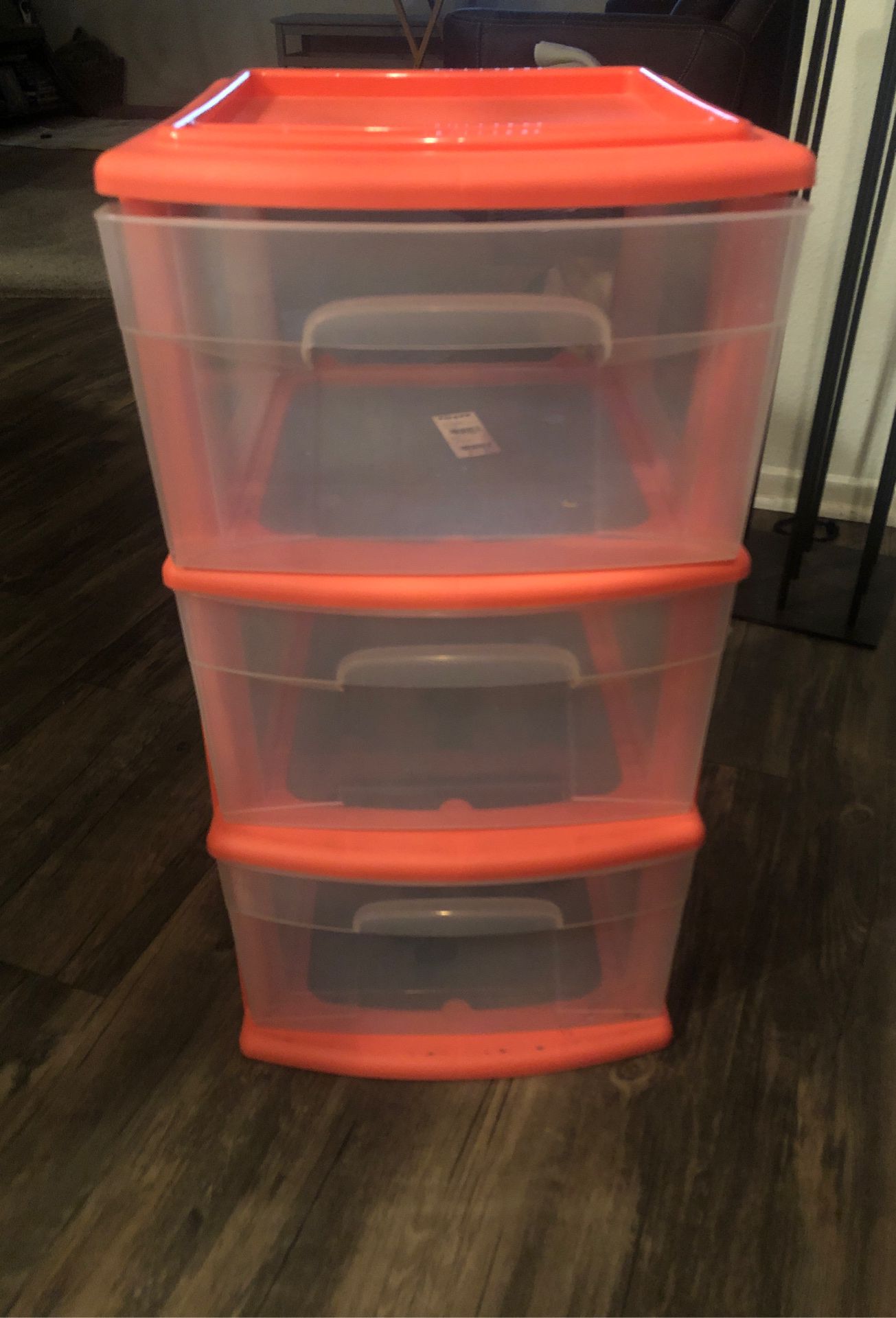 3 plastic drawer unit $7