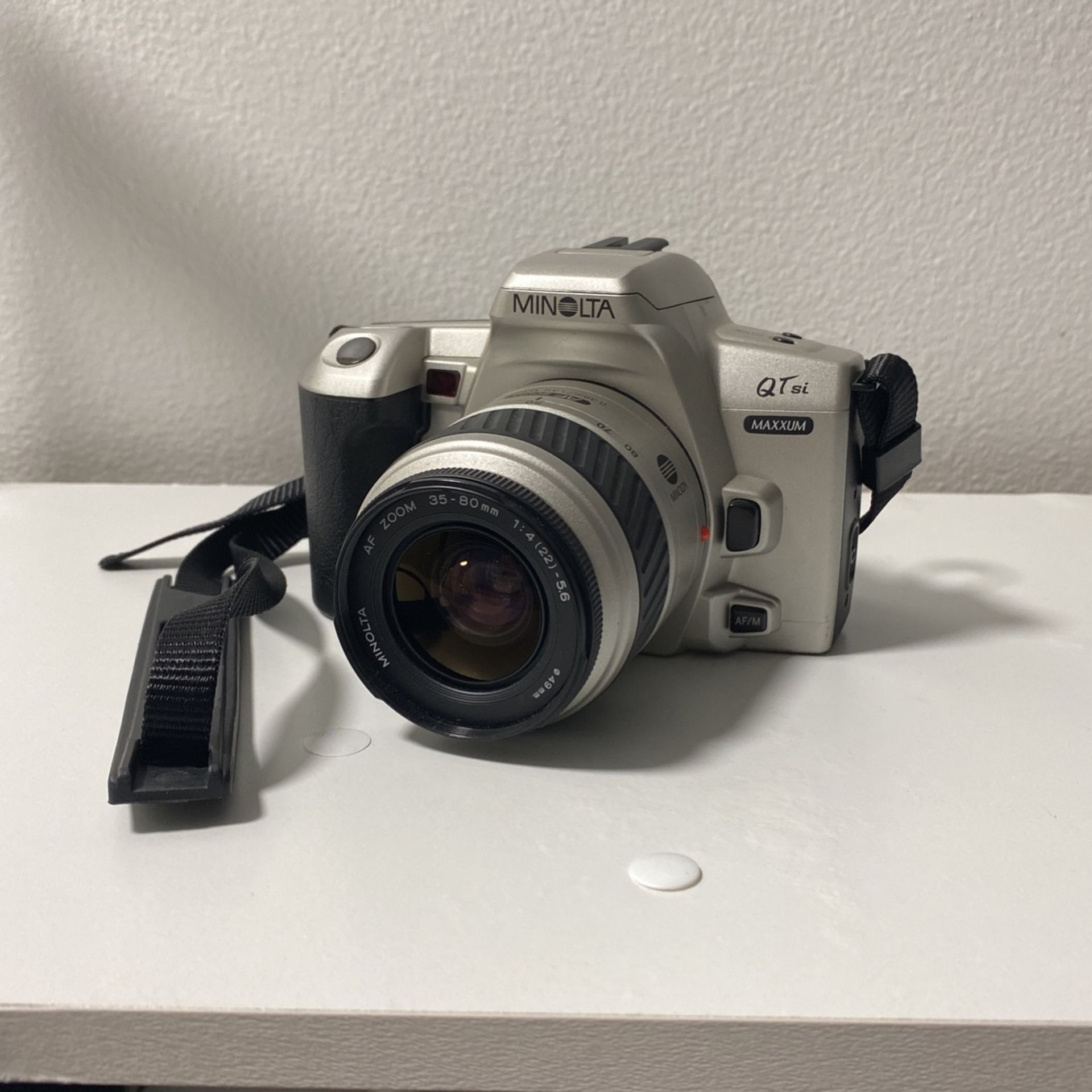 Minolta QTsi Maxxum Film Camera