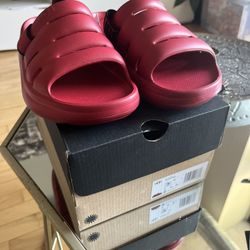 MEN UGG SANDALS SIZE 7