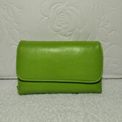Green wallet stylish and compact card holder — Used Good Condition