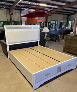 Queen Bedroom set 4 pieces