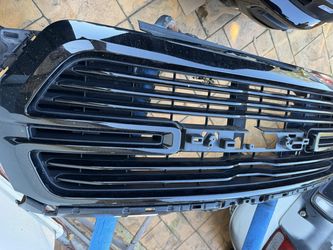 2019 Dodge ram front grill light damage