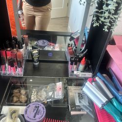 Vanity W/ 3 Setting Lights 