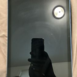 Ipad 10th Gen (2025) 64gb And Logitech Combo Touch Detachable keyboard 
