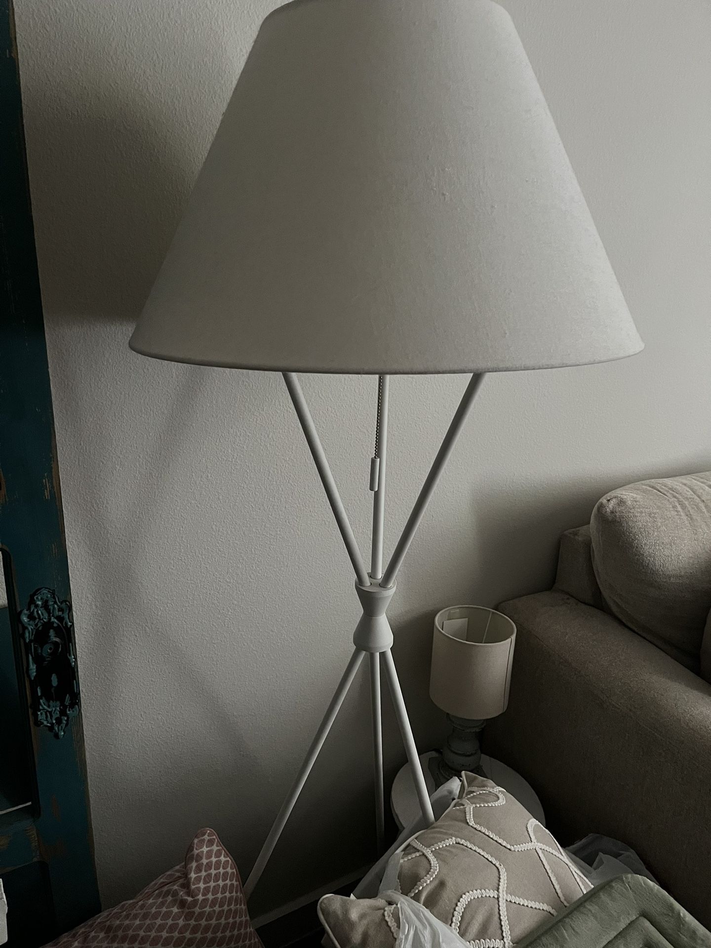 Like New Floor Lamp. Great For Any Room. Originally 120