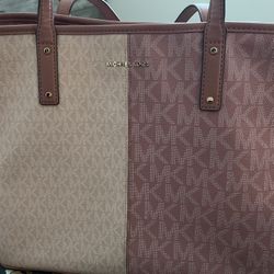 Michael Kors Authentic Large purse…. Pink… Great condition