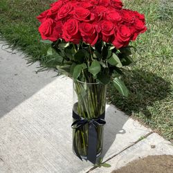 50 red Rose flower arrangement bouquet Valentine’s Day gift