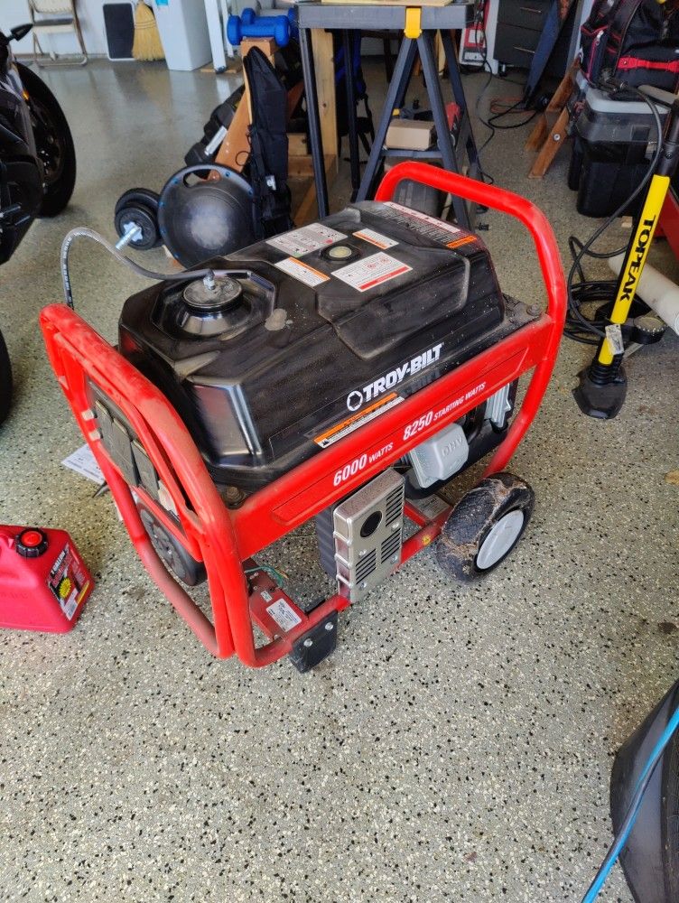 Troy-Bilt 6000 Watt (8250 Max) Generator
