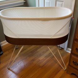 Happiest Baby Snoo Smart Sleeper Bassinet