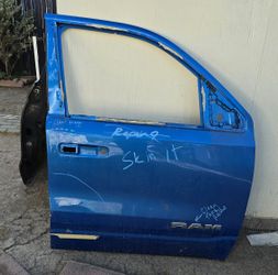 2019-2024 RAM OEM RIGTH PASSENGER FRONT DOOR SHELL 