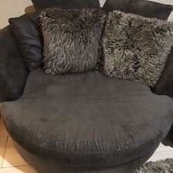 Oversized Swirl Chair 