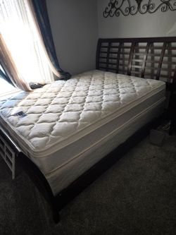 Queen bedroom set