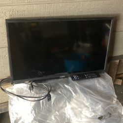 24 Inches Vizio Tv With Remote Control 