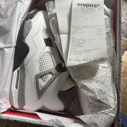 Retro Jordan 4 summit white / fire red size 101/2