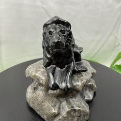 Crystal Obsidian Lion on Yooperlite