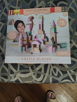 FAO SCHWARZ CASTLE BLOCKS