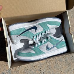 Nike SB Dunk Low