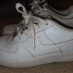 Jordan 1s - Size 6.5Y or Womens 8