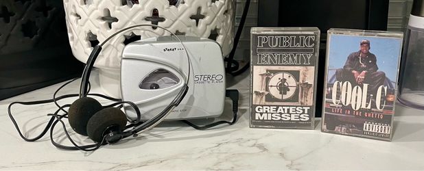 Street Beat model 820M vintage portable stereo cassette player