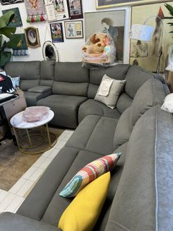 The Couch King Has U Covers