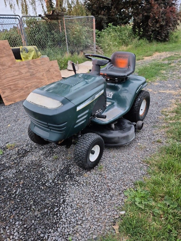 Craftsman Riding Lawn Mower 6 Speed/42"cut. 19.5hp.