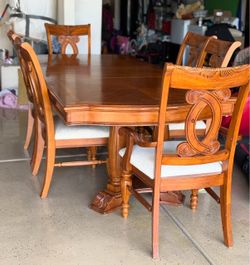 GORGEOUS Dining Room Set – Table + 6 Chairs 🤎 Must Go!