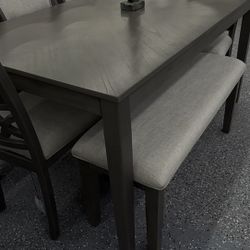 Beautiful 6pc Dinning Set 