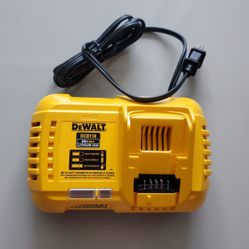 DEWALT 20V MAX Lithium-Ion Fan Cooled Fast Battery Charger
