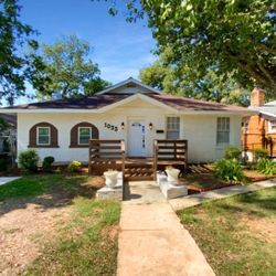 Charming 3bedrooms House For Sale