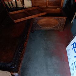 Very Nice Keepsake Trunk & Matching Coffee Table