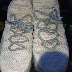 KD Nikes Size 12 Men's 