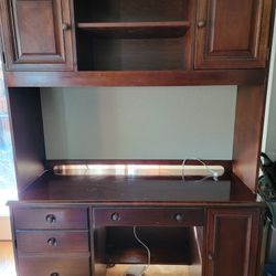 Stanely Desk With Hutch