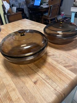 Set of vintage Pyrex brown amber covered dishes