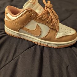 Nike Women's Dunk Low Size 5.5