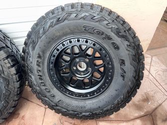 KMC w Toyo R/T (set of 5)
